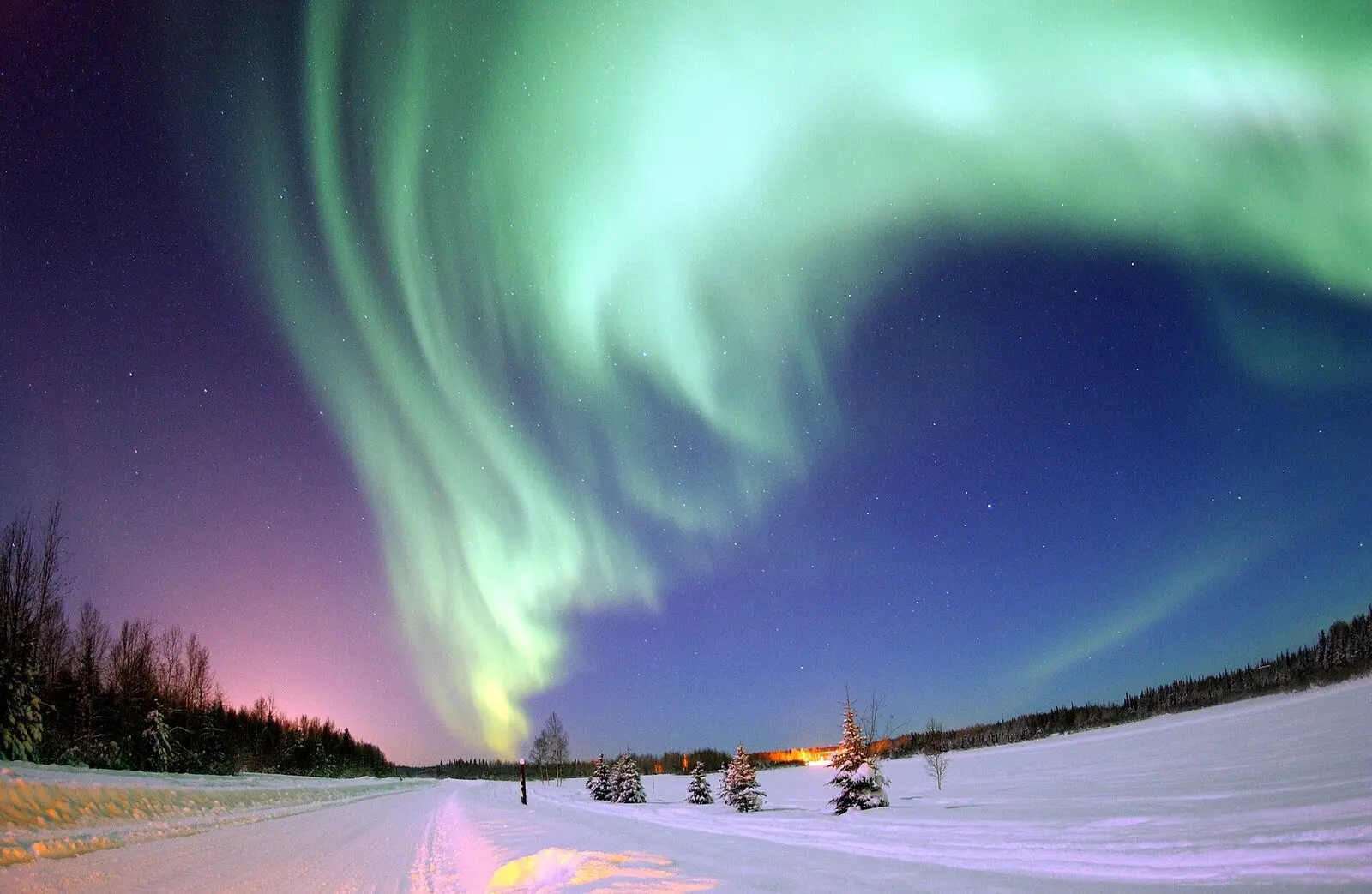 Night Sky Guide: Northern Lights, Meteor Showers, Moon Phases & Eclipses