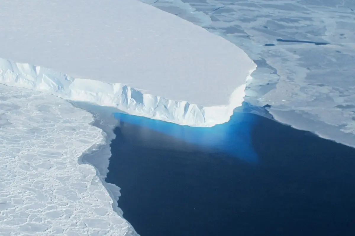 Thwaites Glacier Melting: Sea Levels to Rise Even if Oceans Cool