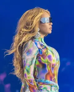 Beyoncé: Age, Net Worth, Biography and Facts