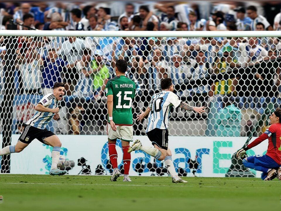 Lionel Messi in a 2022 World Cup match against Mexico
