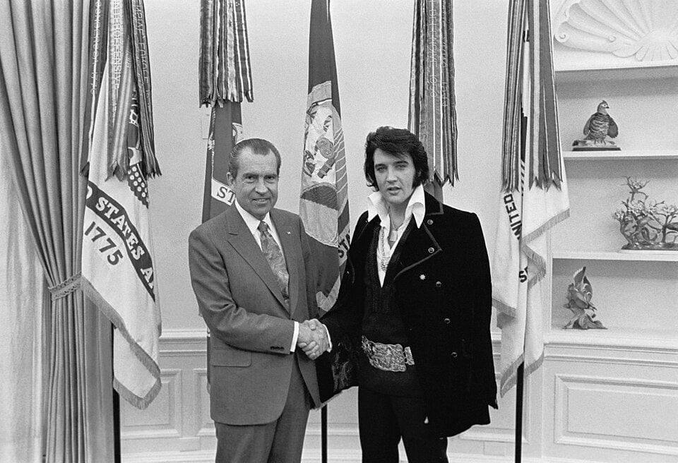 Elvis Presley and Richard Nixon in 1970